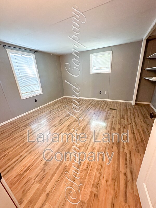 Photo - 954 N McCue St