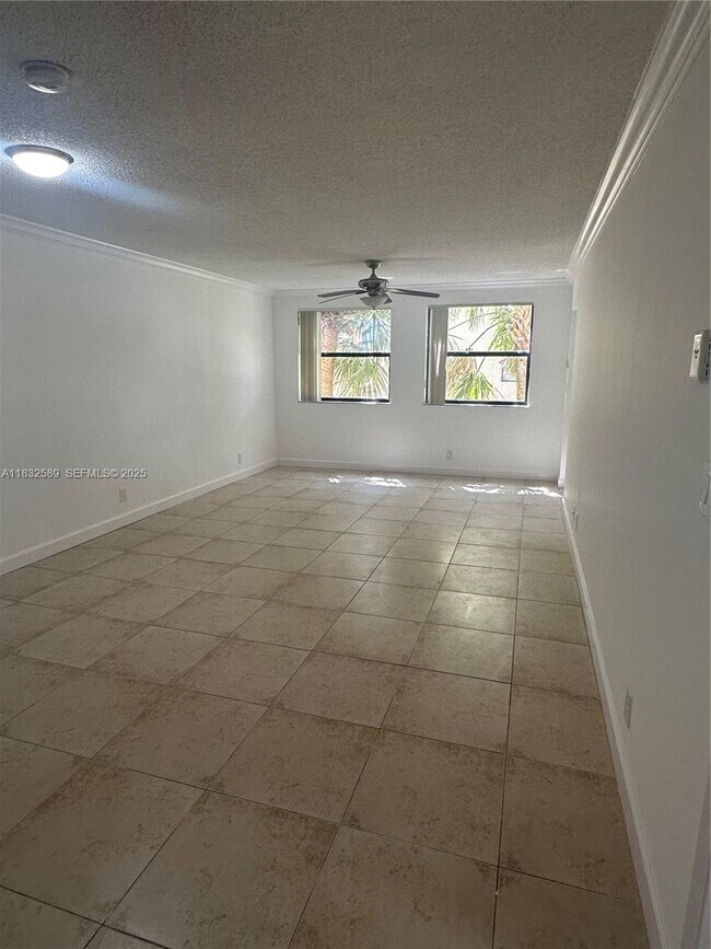 Photo - 8100 Geneva Ct Unidad 339