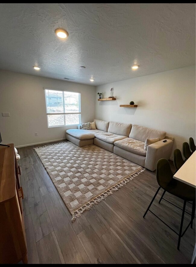 Photo - 3182 E Elkhorn Ln