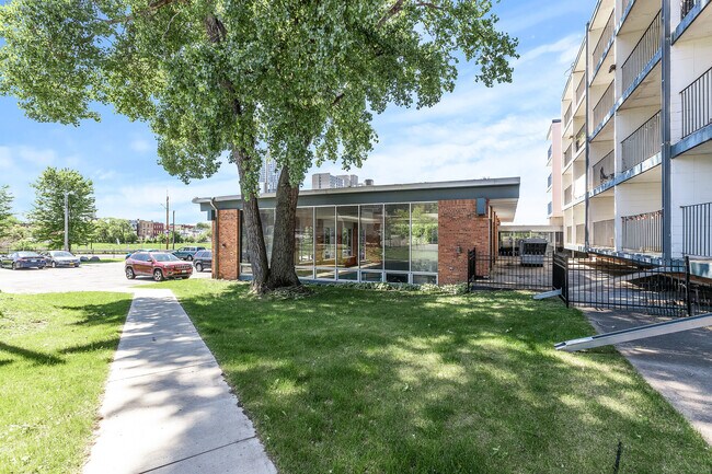 Studios at 7 Corners