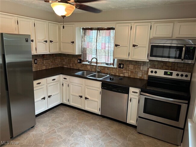 Photo - 5071 Echoglenn St NW