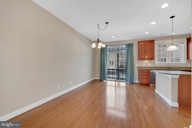 Photo - 42726 Tunstall Terrace