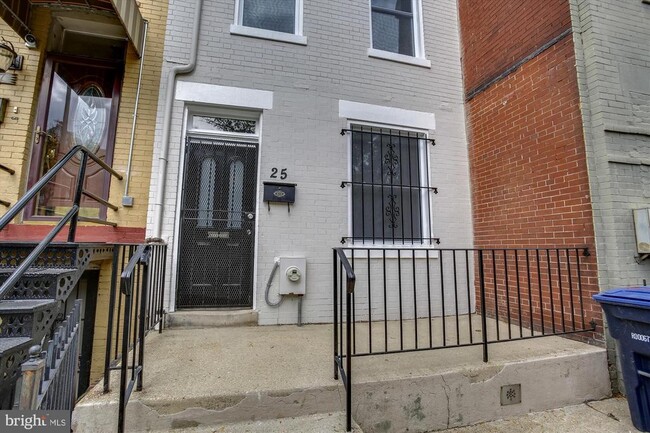 Photo - 25 Hanover Pl NW Townhome