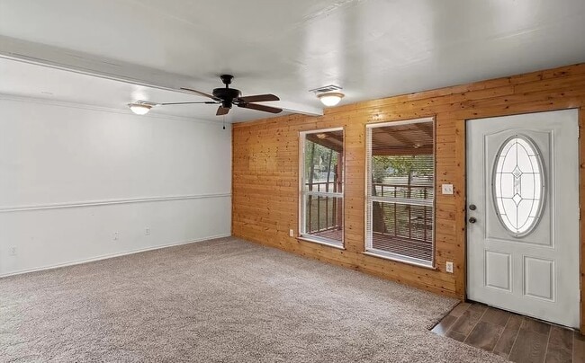 Photo - 358 W Quanah Rd