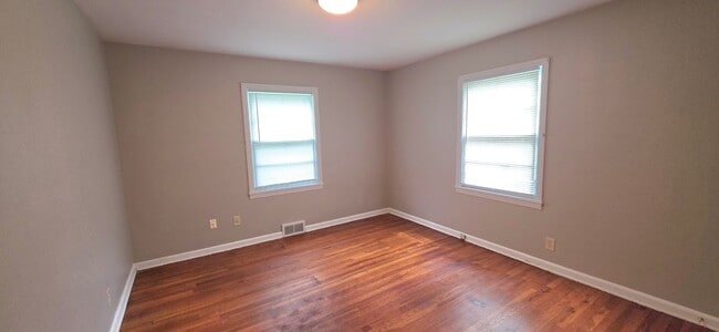 Photo - 3 Bedrooms 2 Bathrooms for $1,250! Roundtree area!