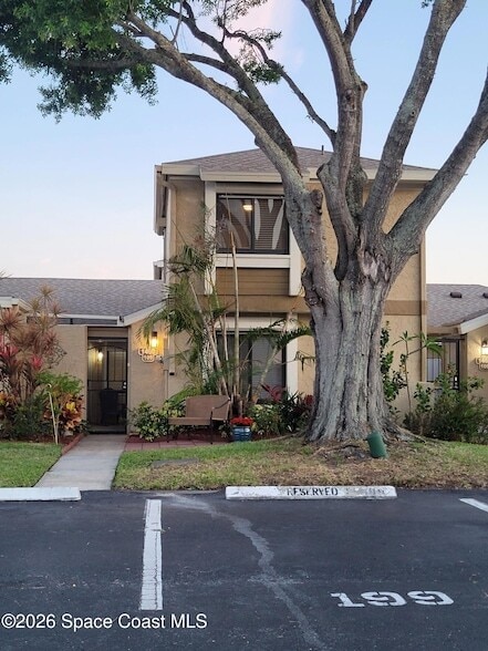 Building Photo - 1460 Sheafe Ave NE