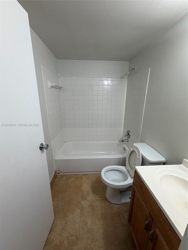 Photo - 8429 Forest Hills Dr Unit 202