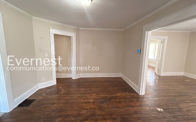 Photo - 1119 Graymont Ave W