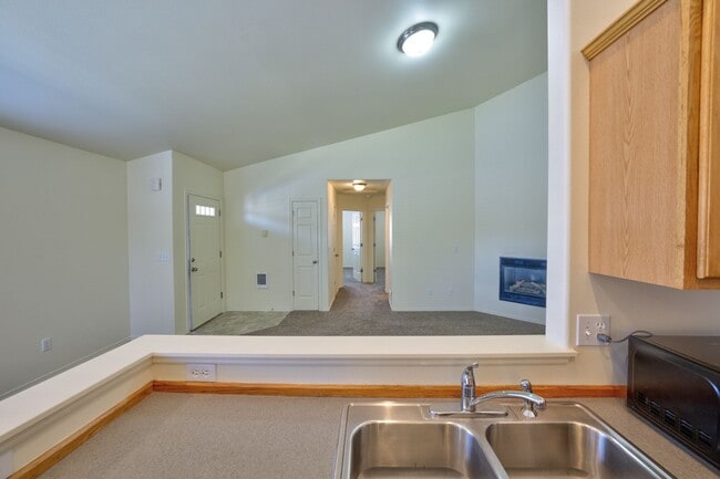 Photo - 882 NE Hidden Valley Dr