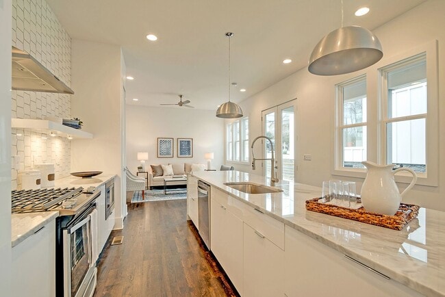 Building Photo - Turn-Key Luxury Meets Modern Elegance in West Nashville