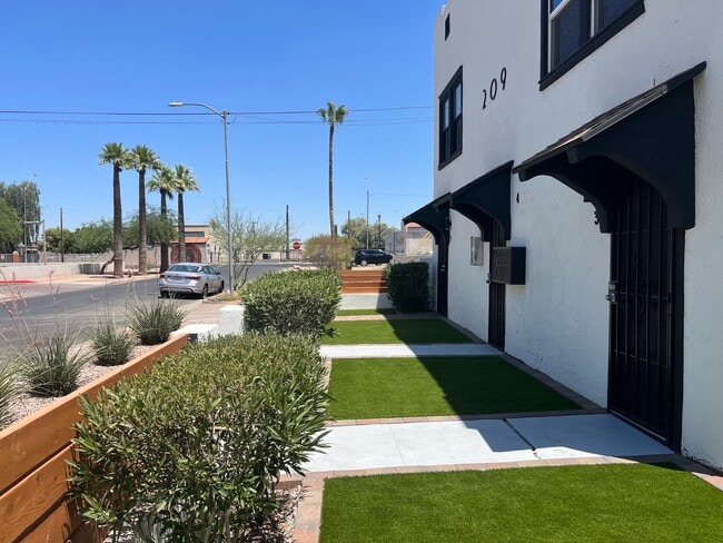 16th Ave Apartments