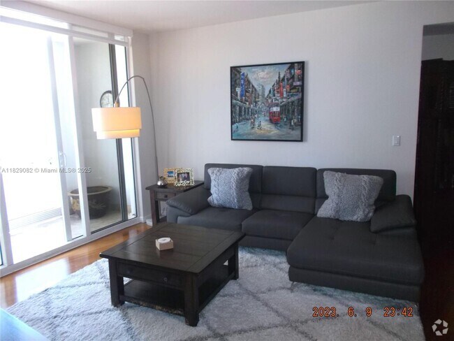 Building Photo - 901 Brickell Key Blvd Unit 1201 Rental