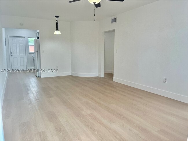 Building Photo - 3401 SW 11th St Unit 3 (aka 1B)