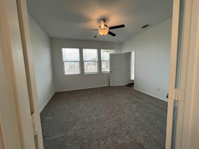 Photo - 313 Montauk Loop