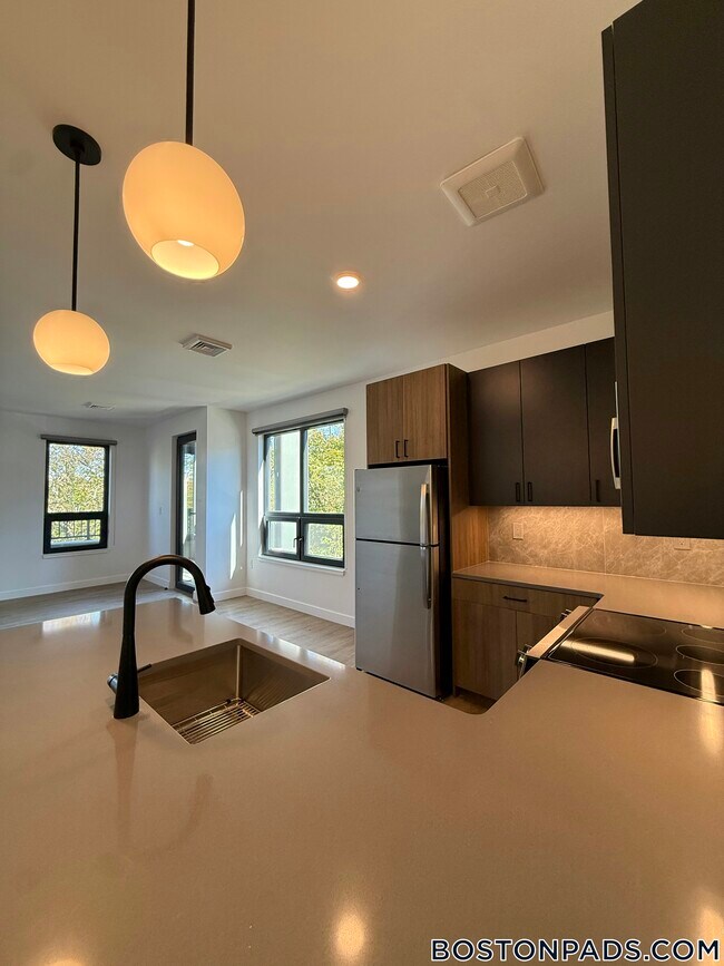 Building Photo - 199 Gardner St