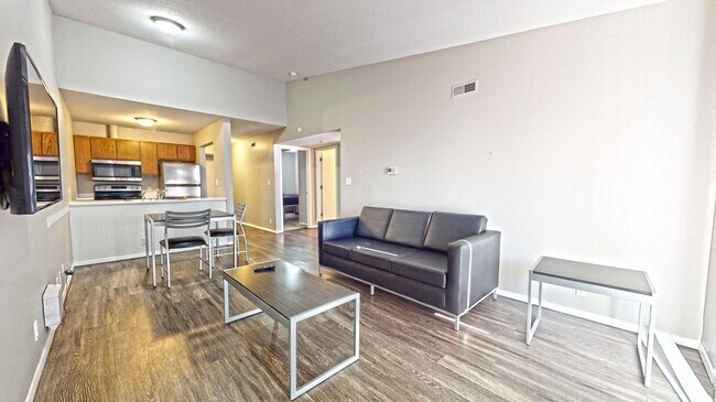 Photo - 905 South Locust Street