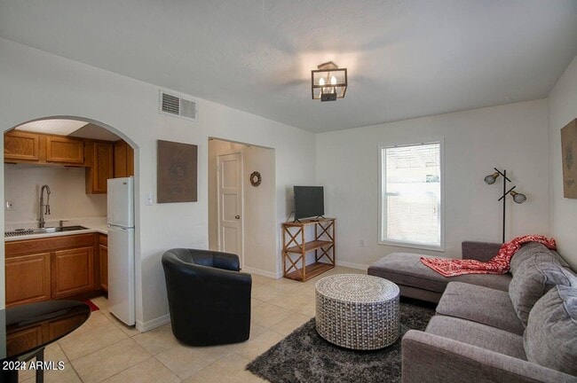 Photo - 502 W Roma Ave