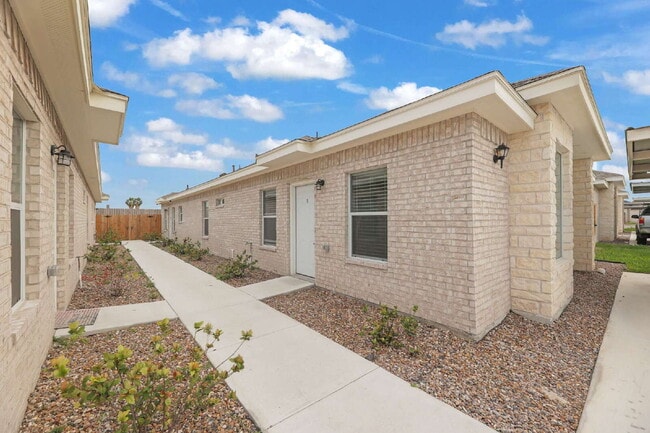 Photo - 5701 Nightingale Ave