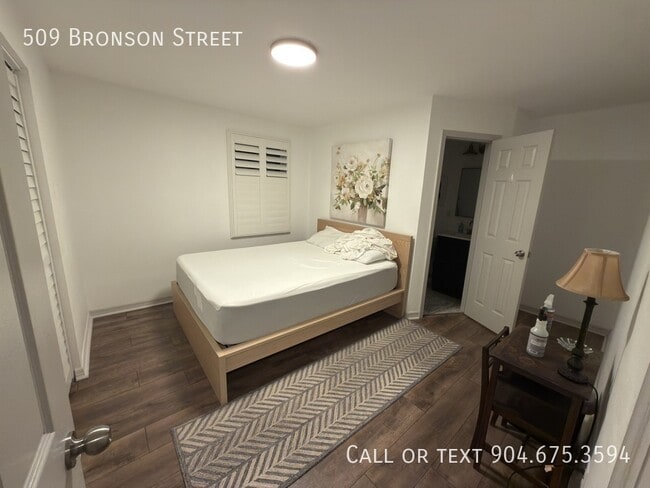 Photo - 509 Bronson St