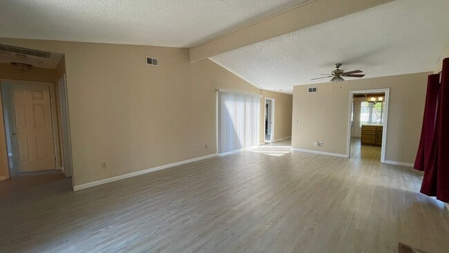 Photo - 228 Puddingstone Rd