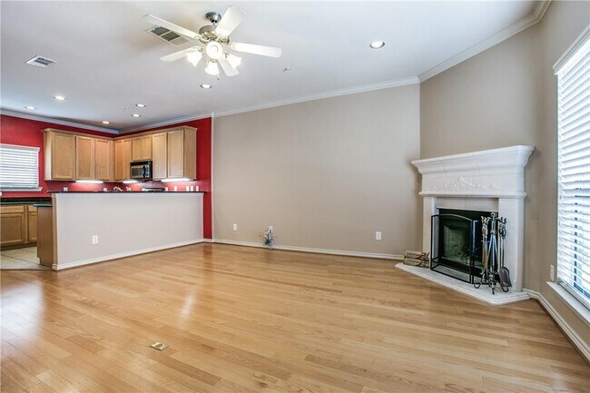 Photo - 2415 Stutz Dr