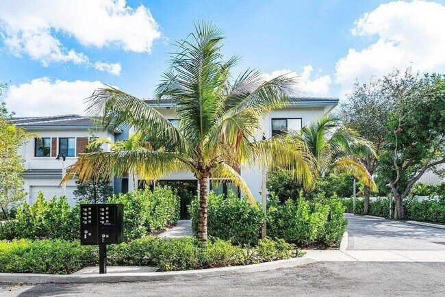 2211 Florida Blvd