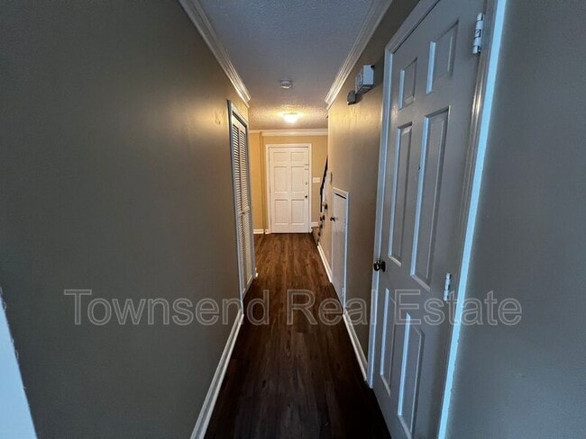 Photo - 113E Bradford Ave