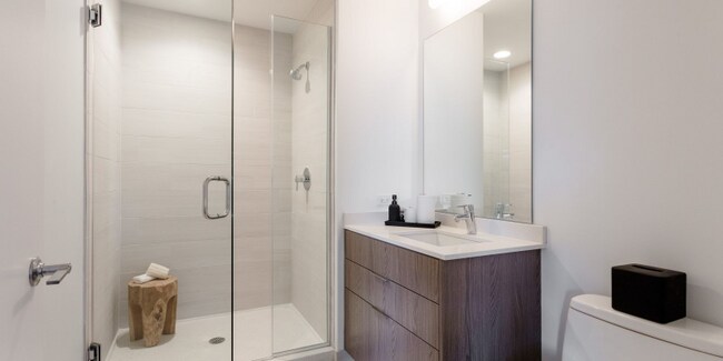 Photo - 909 W Altgeld St