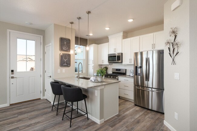 Photo - Luxurious Condo Near Southlands!