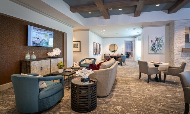 Stylish Lounge - Arcadia Gardens