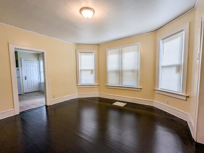 Photo - 1304 W Ring St