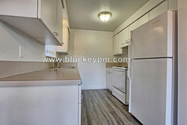 Photo - 2 Bed, 1 Bath Duplex with Fully Fenced Yar...
