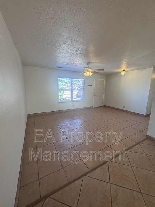 Photo - 1702 Halo Cir SE