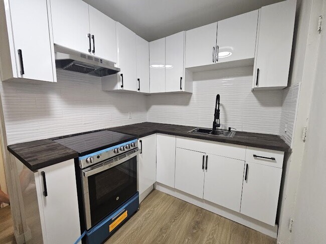 Building Photo - 19 Wellington St Unit 106