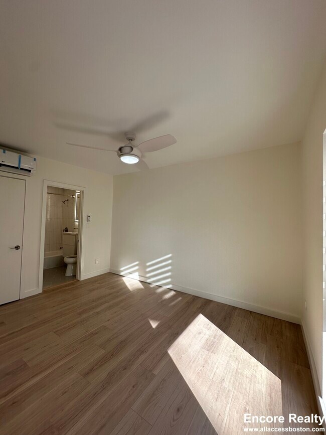 Photo - 11 Parker Hill Ave Unidad 11A