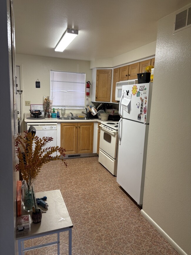 Photo - 1748 S 500 E