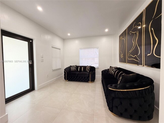 Photo - 86 NW 4th St