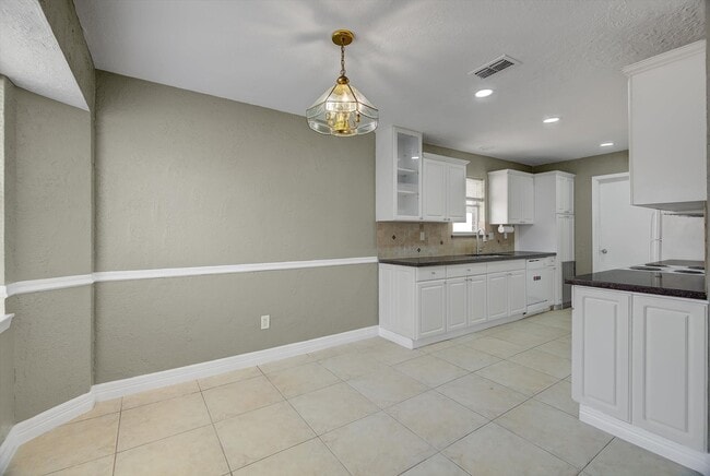 Building Photo - 6315 Rustygate Dr