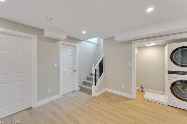 Photo - 189 Sidney St