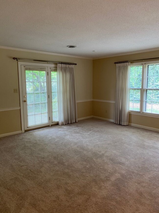 Photo - Very well kept condo in Lytchfield off All...