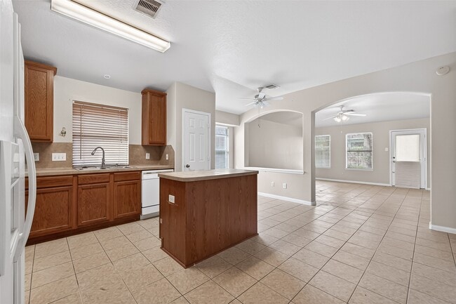 Building Photo - 16714 Mallory Bridge Dr