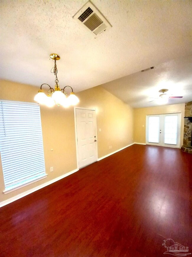Photo - 533 Petros Cir