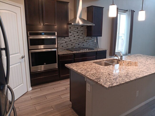 Photo - Spacious 4-bedroom, 2.5-bathroom home! Showings available NOW!