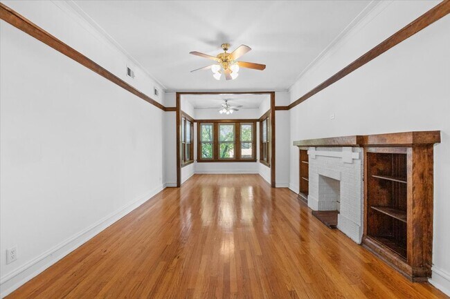 Photo - 1537 W Addison St Unit 2