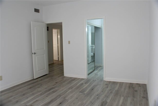 Photo - 2425 Underwood St Unit 157