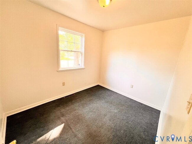 Photo - 2146 Colston St