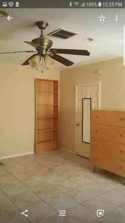 Built in Bookshelf & Dresser - 19601 Friar St Unidad 0