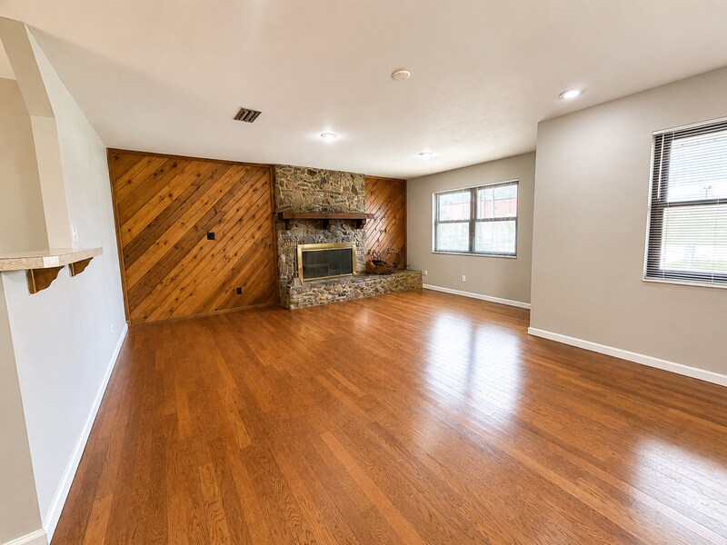 Photo - 307 Herty St