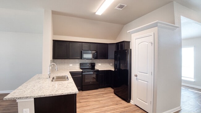 Photo - 607 Fallbrook Dr