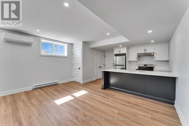 Photo - 447 Annette Dr